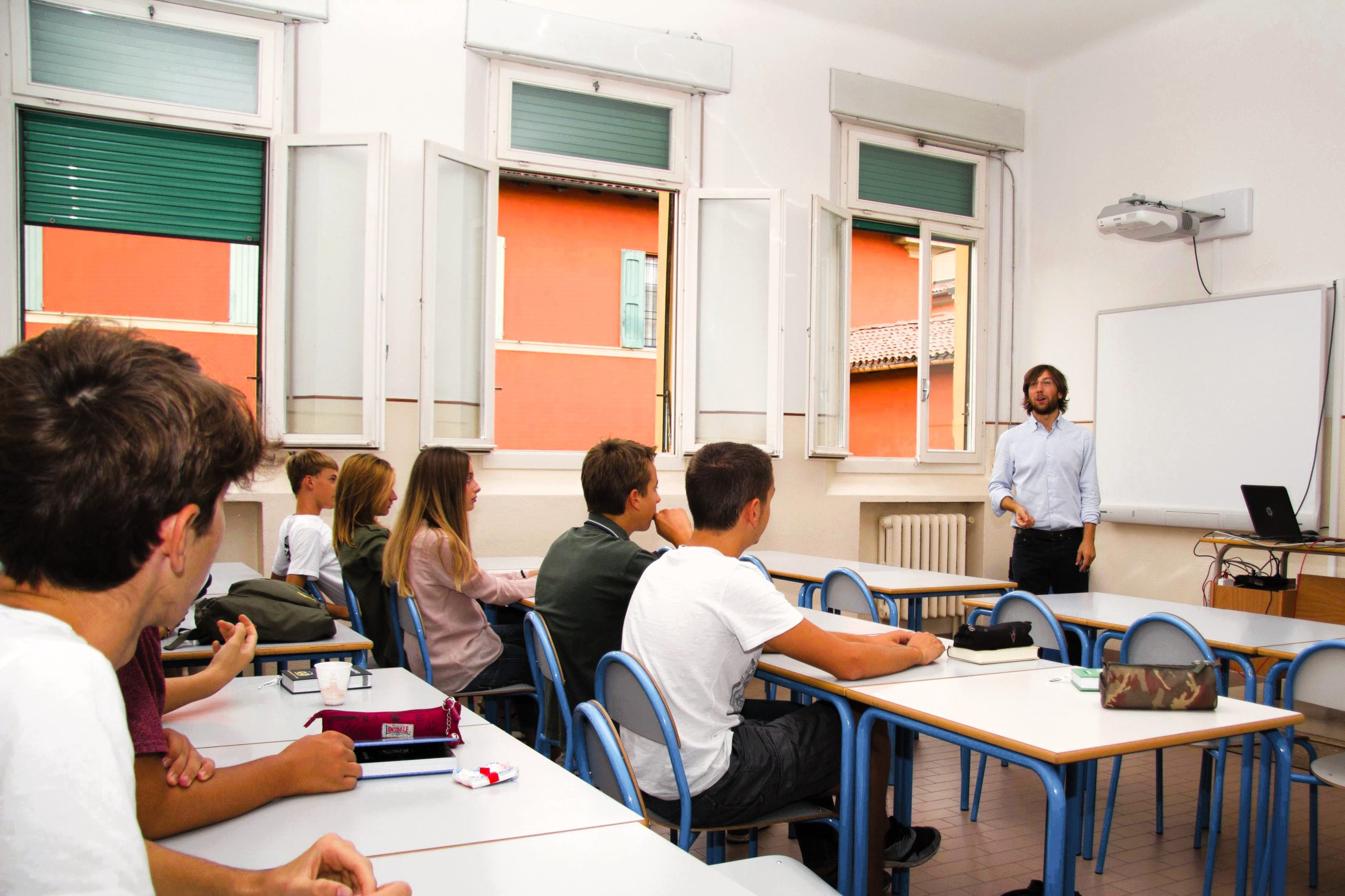 Lezione-scuola-bologna